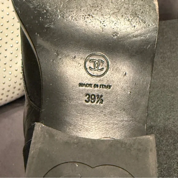 Chanel Women's Lace-Up Leather Ankle Boots w/ Patent Leather Logo Toe - Sz 39.5 - Picture 9 of 13